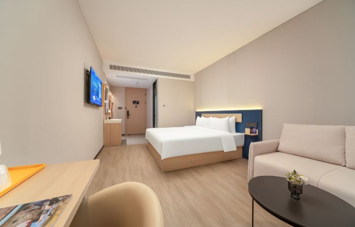 7 Choice Hotel (Jinan Linkong Subway Station Yaoqiang International Airport)