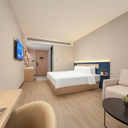 7 Choice Hotel (Jinan Linkong Subway Station Yaoqiang International Airport)