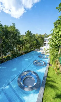 Floral Hotel·Jianghe Yijing · Rainforest Riverside Resort Villa Wild Luxury Oxygen Accommodation Hotels in Jinghong Port