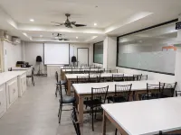 We World Boutique Haatyai Hotels near Mahattamangkalaram Temple (Wat Hat Yai Nai)