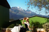 ShuHe Old Town LinQiGuYin Hotel ，Free Coffee,Ice cube,Fitness Center,Self-service Laundry & Drying