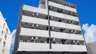 Mr.KINJO in PREMIUM TERRACE CHATAN โรงแรมใน