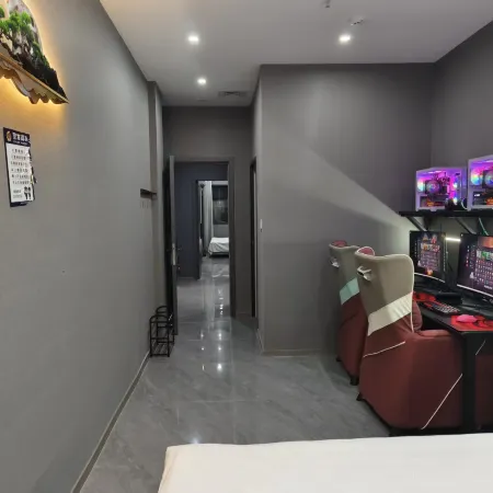 Jingjie E-Sports Hotel (Chunjiang Langyue)