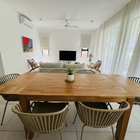 2 min-walk to the beach, superb 2-bedroom apartment
