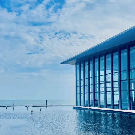 Zhonghai Vacation Homestay (Shantounan Railway Zhonghai Golden Coast Water Park)