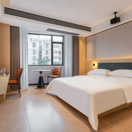Yifeng Zhenpin Hotel (Lecong New World New Era Commercial City)