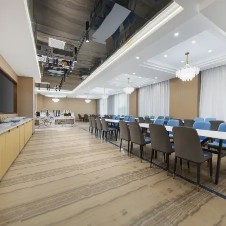 Yining Development Zone Licheng Ruixuan Hotel (Yining Airport)