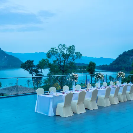 BJG Swan Lake Hot Spring Hotel