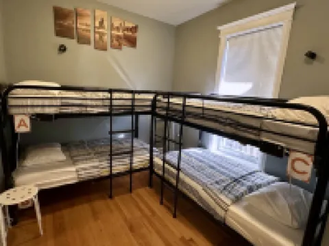 Wrigley Hostel - Chicago