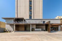Yangzhou Baoying Madison Hotel