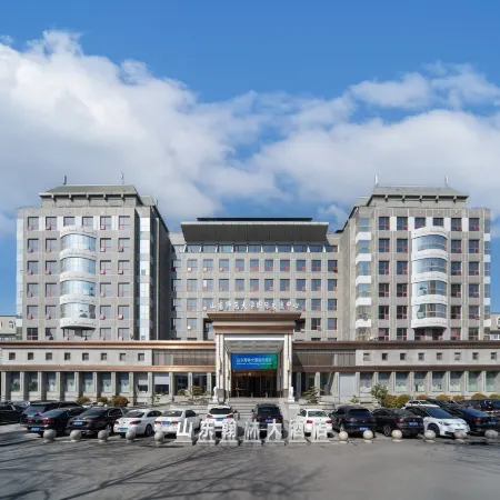 Shandong Hanlin Hotel (Shandong Normal University Qianfoshan Branch) Отели рядом с достопримечательностью «Цяньфошань»