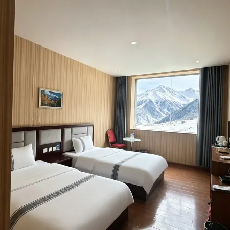 Daocheng Yatulinka Hotel (Daocheng Yading Visitor Center)