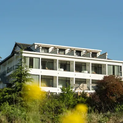 Zhangjiajie National Forest Park Nvue Resorts Hotels near Wulingyuan