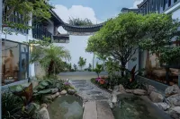 Weishan Qichi Dongfang Holiday Courtyard-Style Hotel