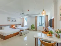 Kiwi Beachside Hotel & Cafe Da Nang Hotels near Monkey Mountain