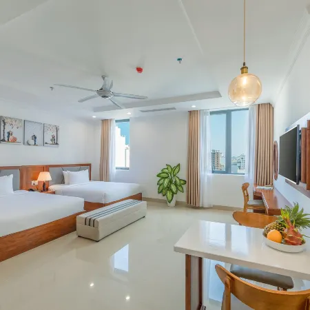 Kiwi Beachside Hotel & Cafe Da Nang