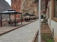 峽谷藏家民宿 Hotels in Derong