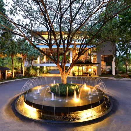 The Park Nine Hotel Srinakarin Отели рядом с достопримечательностью «Торговый центр Seacon Square»