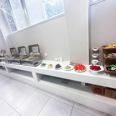 Jinghe Fashion Hotel