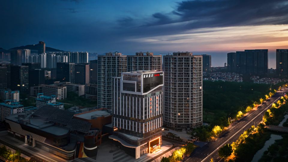 Yantai Gaoxin Seaview Intercity Hotel
