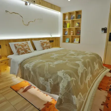 Ergun City Hei Shan Tou Ye Ma Wu Jiang Tian Bian Guesthouse