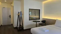 Norns Silom Cafe & Stay - Hostels