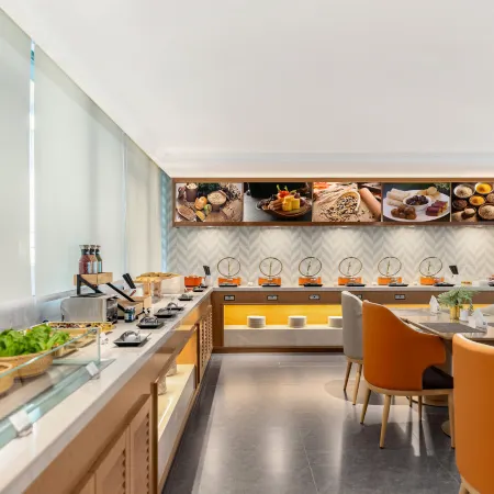 Vienna Hotel (Xiaojin County Meinuo Specialty Commercial Street)