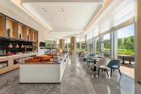 Holiday Inn Express Huangshan Tunxi High-Tech Zone by IHG - parking