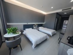 Yaning Hotel