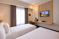 Burza Hotel Yogyakarta - Cheap