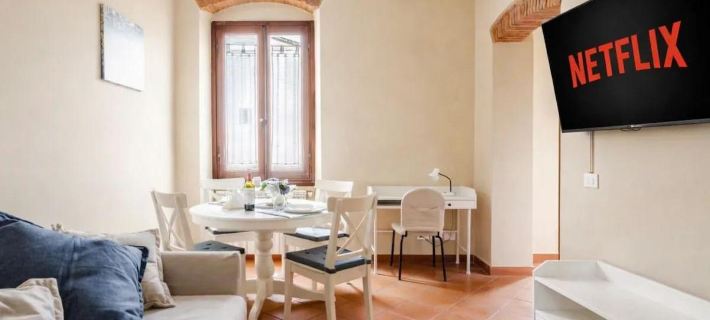 Paradise Apartment · Comfort & Private Parking Hotels in Prato