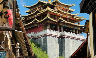 Sum·Less Anyu · Himalayan Sacred View Inn (Big Buddha Prayer Wheel Store)