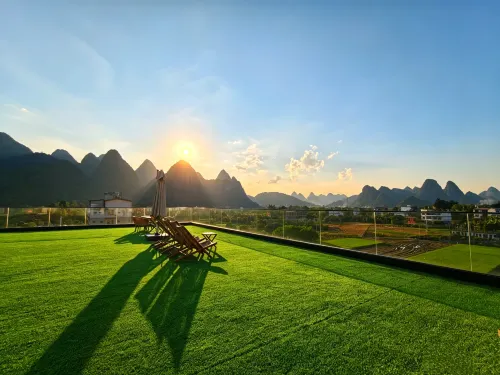 Yangshuo Yuni Zhenxi · Light Luxury Hotel (Yulong River Scenic Area Jinlong Parade) - 2 Yıldız