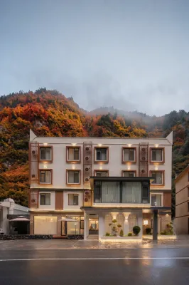 柏瀾 Sanctuary（理縣畢棚溝景區理小路店） - 酒吧