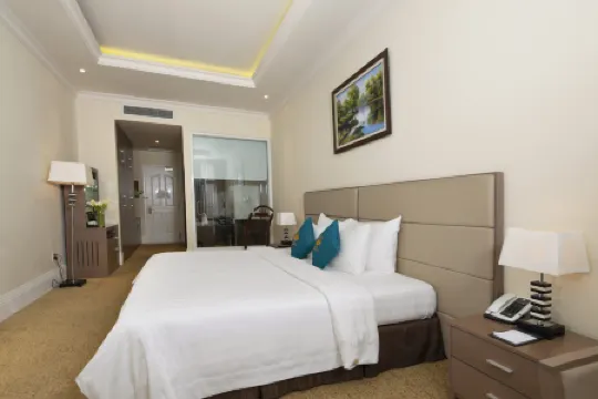 โรงแรมเมอร์เพิร์ล คริสตัลพาเลซ