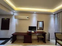 Gangjian Hotel Hotels in Deqin