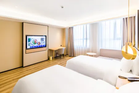 Starway Hotel (Kuqa Tianshan Middle Road) Отели рядом с достопримечательностью «Kuqa Big Nang City»