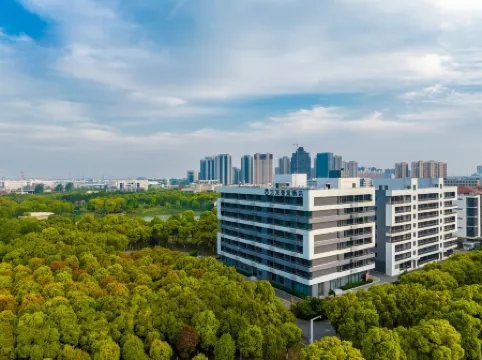 Elong ETANG Hotel (Changshu Jianghai Road) Отели рядом с достопримечательностью «Cuipuzha»