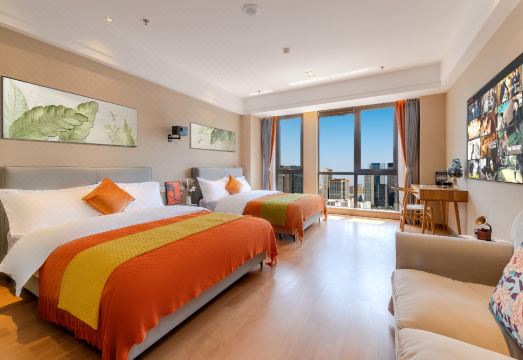 청두 만유 서비스 아파트의 주방과 세탁기 시설