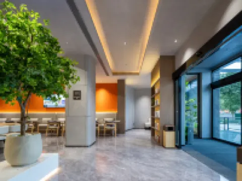 聊城臨清センターアトゥールホテル 臨清のホテル