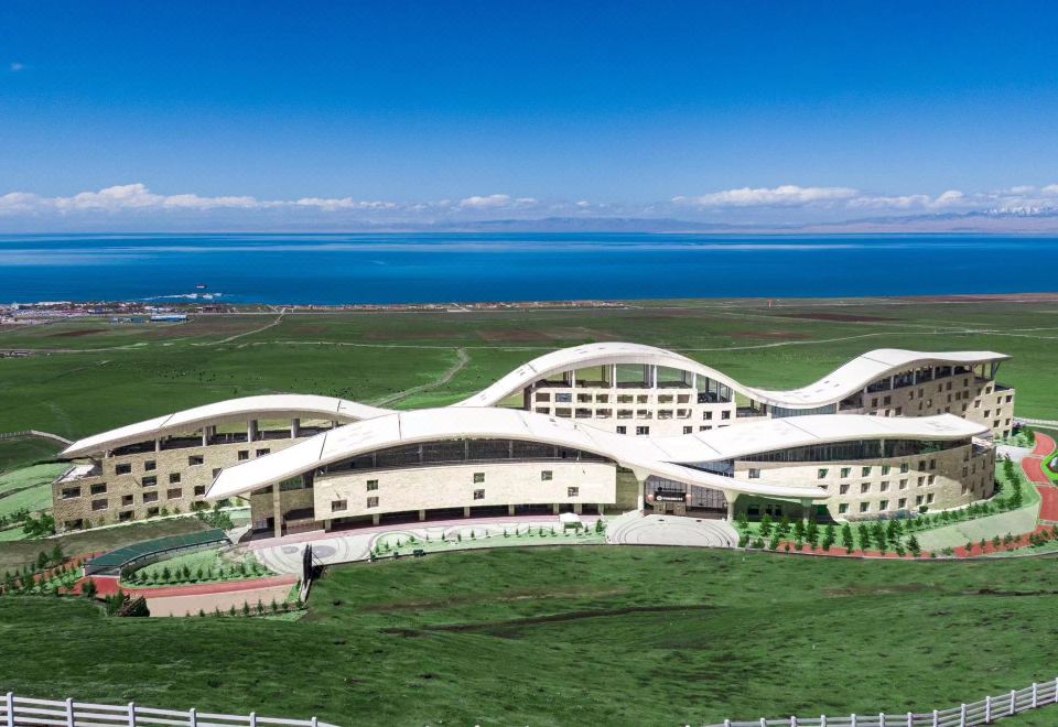 칭하이후 관후 웨이징궈지 호텔