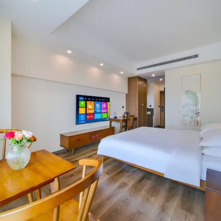 Mohist Impression Hotel (Xinxiang Baolong Plaza)