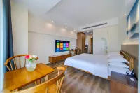 Mohist Impression Hotel (Xinxiang Baolong Plaza)