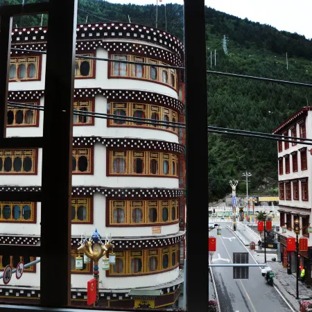 Huazang Hotel