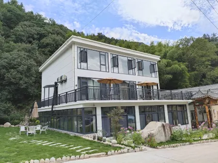 Guhe Homestay Отели рядом с достопримечательностью «Dabie Mountain Main Peak (Baima Main Peak)»