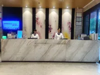 Lavande Hotels Changde Walking street Poetry Wall Store