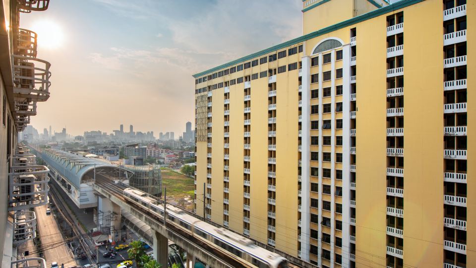 NASA BANGKOK - Airport Rail Link Ramkhamhang (2,794円~)