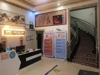 Guangning Huaxia Business Hotel