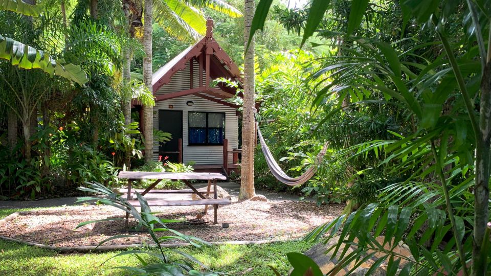 Magnums Airlie Beach – Adults only