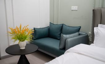 Yunshang Cinema Boutique Apartment (Wuhan Jianghan Road Subway Station)